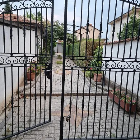 בית הארחה Tia Maria היסריה